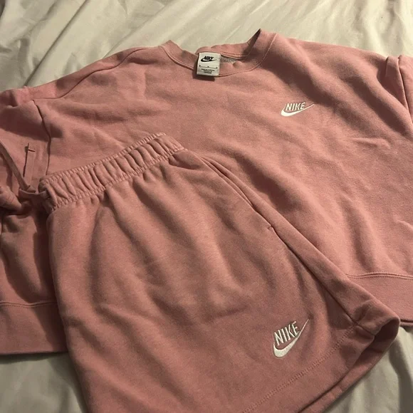 Nike Blush Pink Lounge Set - Picture 1 of 1